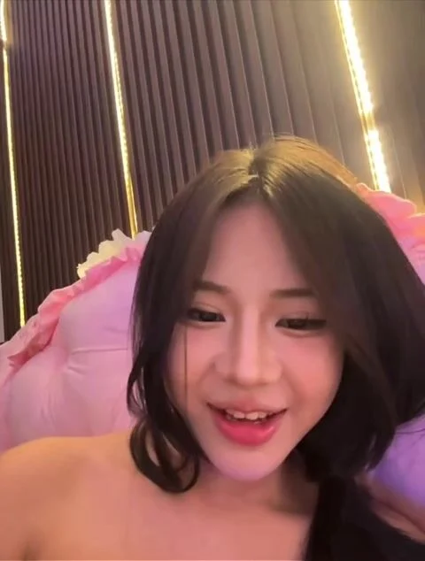 Phần 2: Thảo Vy 2006 Xinh Xắn Live App Show Hàng Thủ Dâm Sướng Rên Dâm Đãng